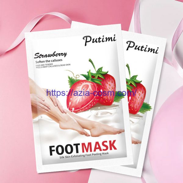 Putimi pedicure socks with strawberry extract and cream.